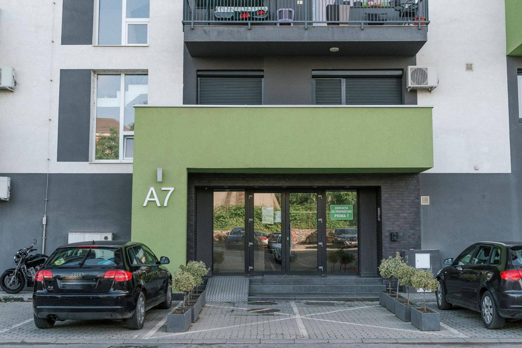 M&M Apartment Oradea Eksteriør bilde